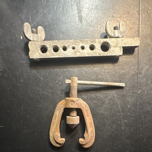Vintage Manuel Tubing Flaring Tool Set (1) Used