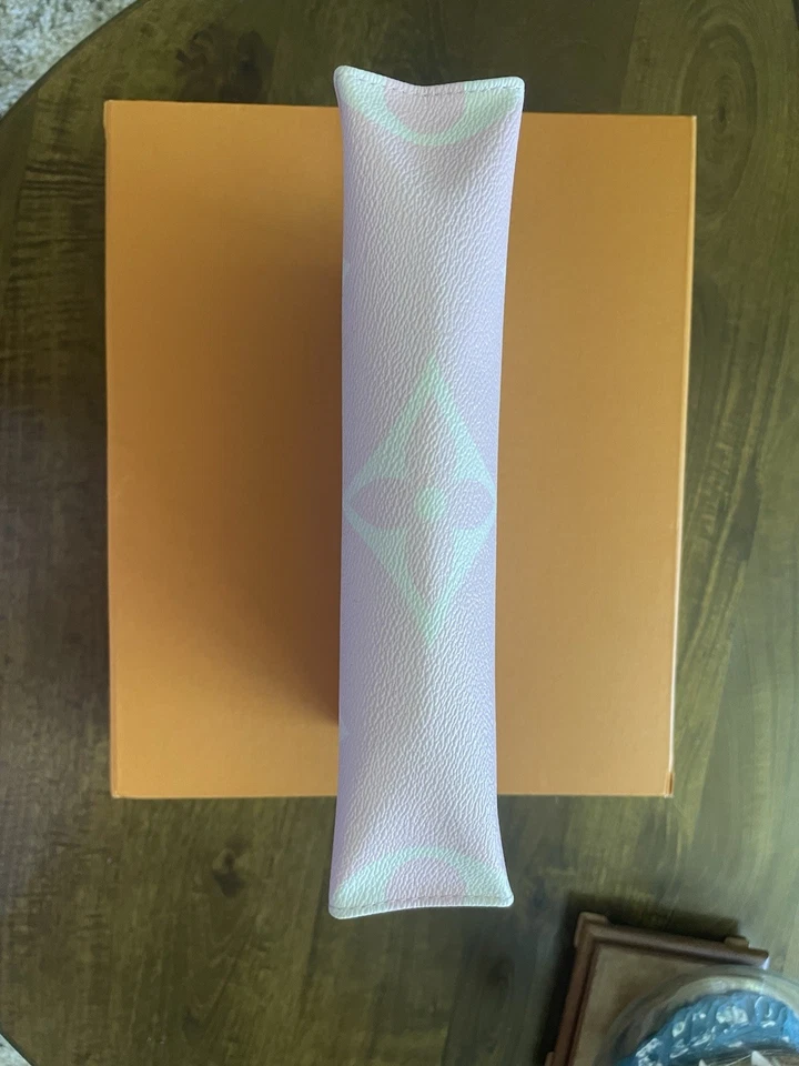 Bolsa Louis Vuitton edição limitada 26 monograma escala pastel  - Imagem 3 de 4