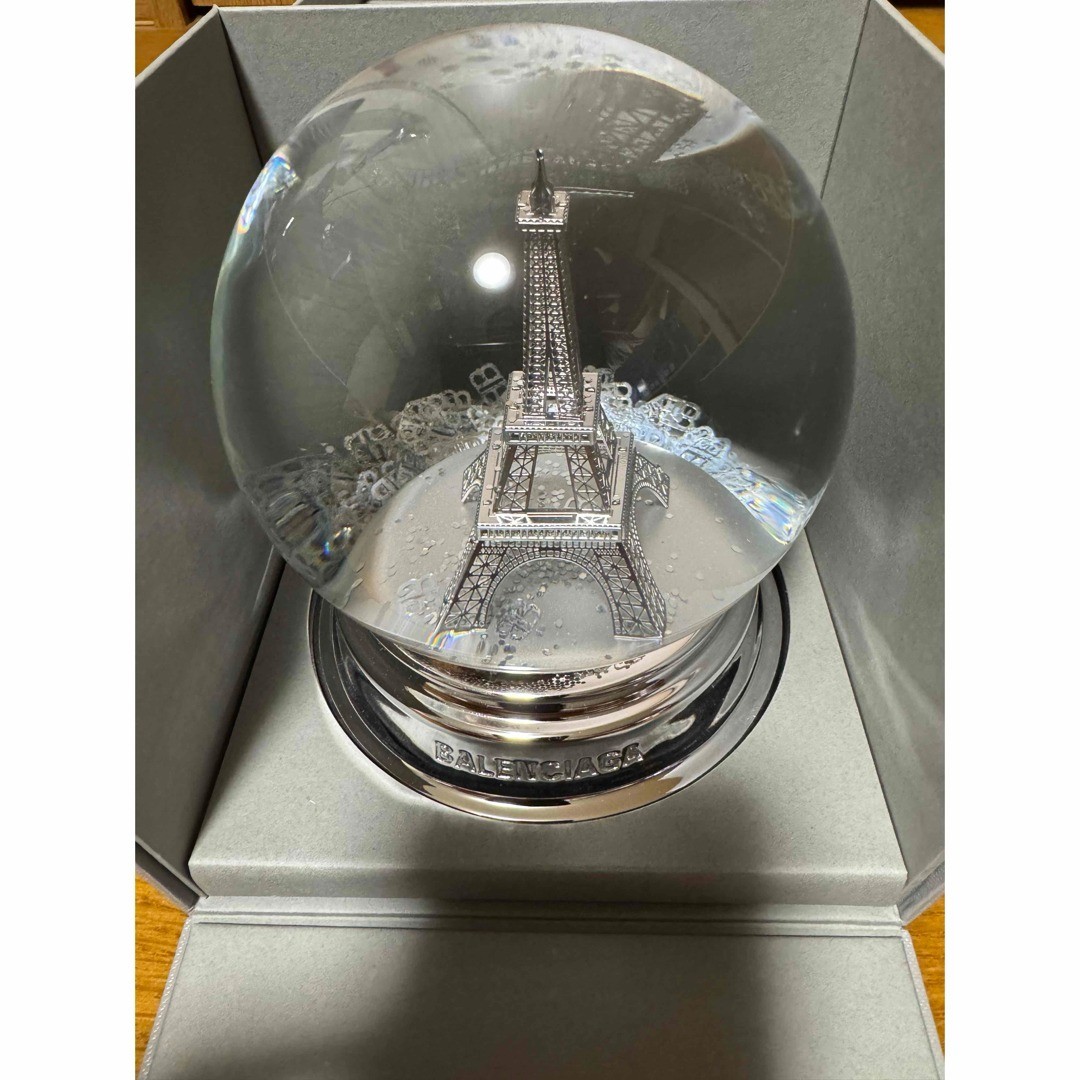 BALENCIAGA エッフェル塔 スノードーム Balenciaga Novelty Snow Globe Eiffel Tower Christmas ornaments