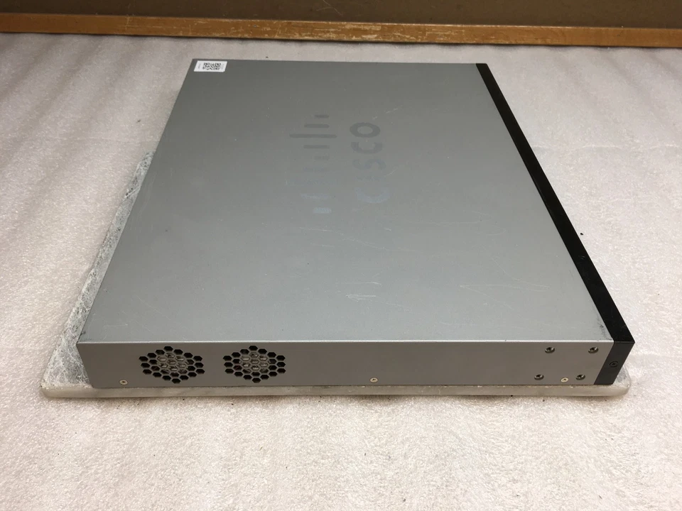 Smart Switch PoE 10/100 48 Ports Cisco Small Business SF 200-48P SLM248PT V02 - Image 4 of 4