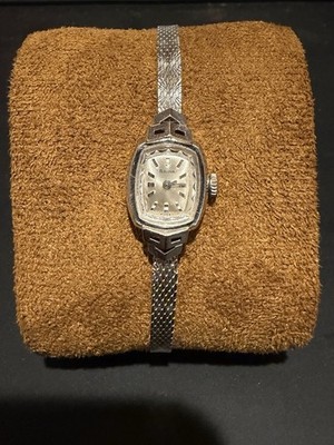 WORKING Vintage Mechanical Bulova 1970 First Lady  E  10k Rolled Gold Plate 