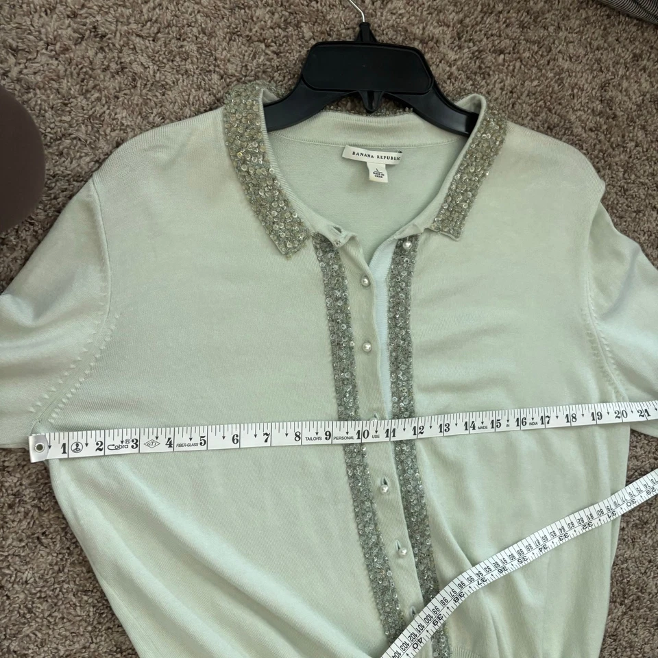 Cárdigan Suéter Banana Republic Usado en Excelente Condición Mezcla Seda Con Cuentas L Verde Menta Foto 3 de 4