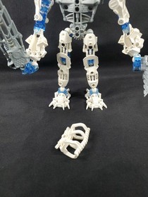 LEGO Bionicle Toa Inika Toa Matoro 8732  Not Complete See Detailed Pics