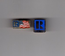 1 GOLD TONE REALTOR LAPEL PIN AND 1 GOLD TONE AMERICAN FLAG REALTOR LAPEL PIN