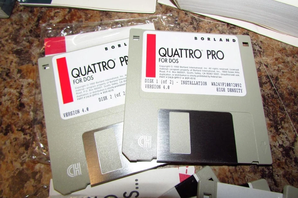 3.5" Borland Quattro Pro 4.0 for DOS & Pro 1.0 for Windows Complete w/ Manuals - Image 3 of 4