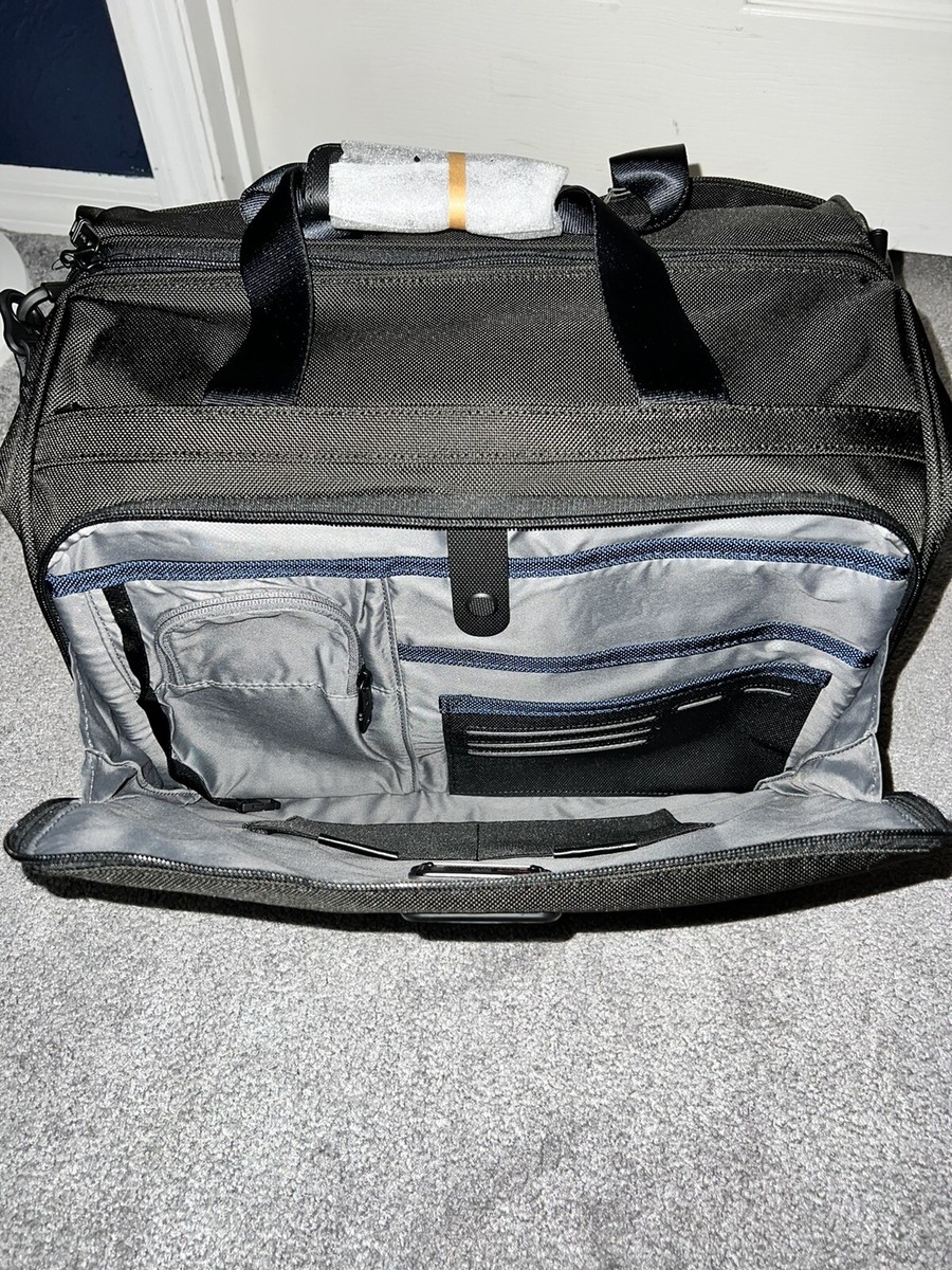 TUMI BLACK Alpha 2 FXT 96946-1041 Framed Soft Duffel TUMI BLACK Alpha 2 FXT 96946-1041 Framed Soft Duffel