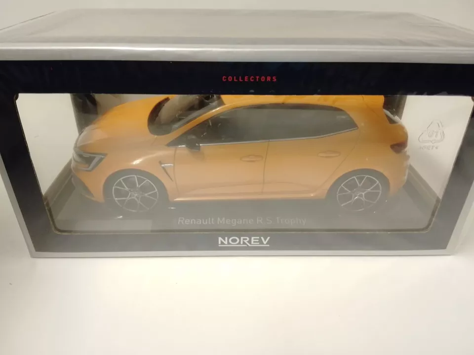 Norev Renault Megane R.S. Trophy tonic orange 2022 1/18 185399 - Immagine 3 di 4