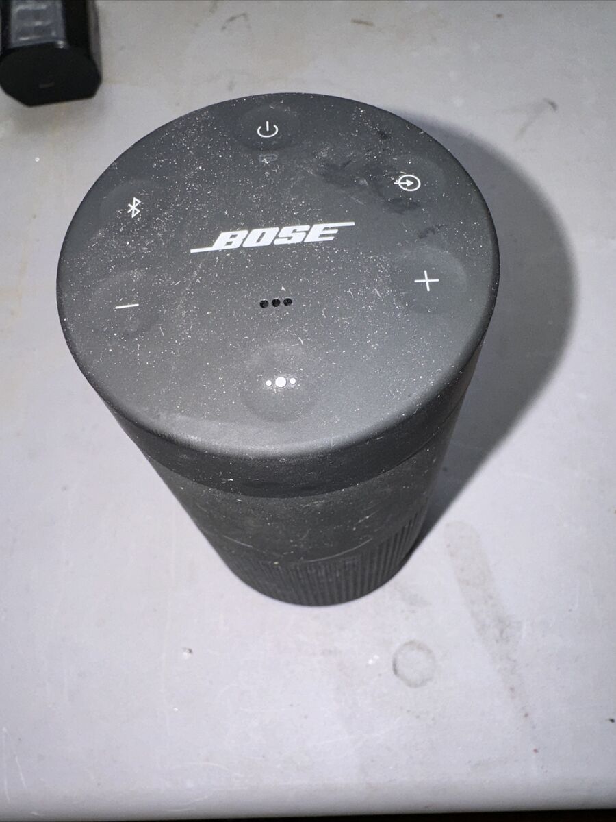 BOSE SOUNDLINK REVOLVE PORTABLE SPEAKER (P24008451) Untested BOSE SOUNDLINK REVOLVE PORTABLE SPEAKER (P24008451) Untested