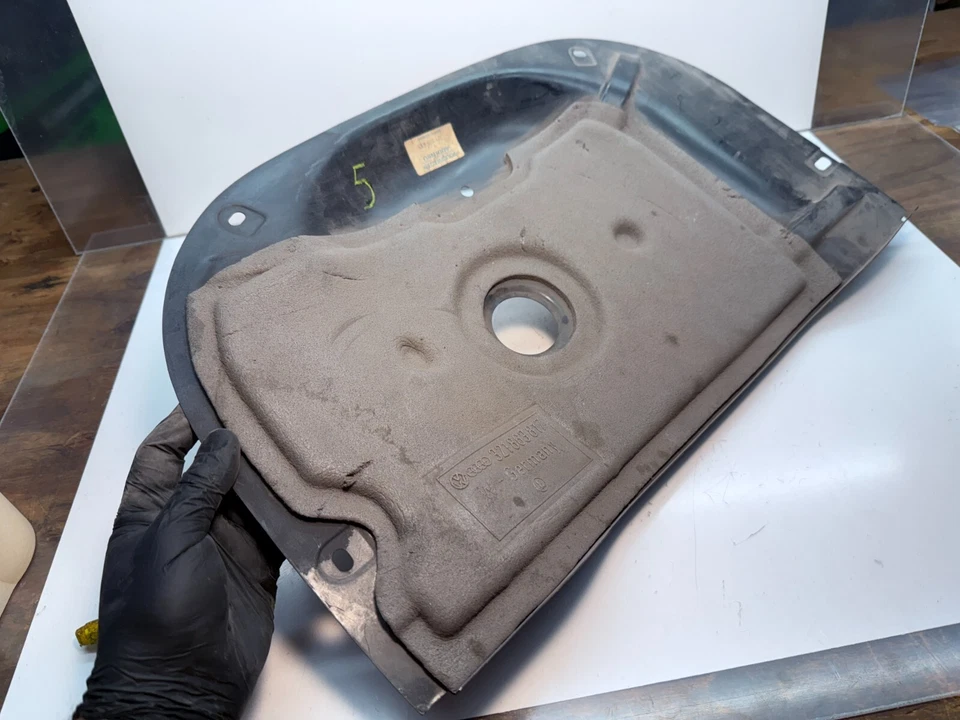 Caja de cambios Audi 80 90 Avant 1984 fabricante de equipos originales escudo térmico aislamiento acústico 321863817 C7-5 Foto 2 de 4