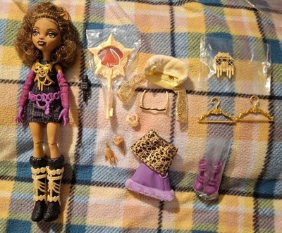 Monster High G3 Skulltimate Secrets Hauntlywood Mysteries: Clawdeen Wolf Doll