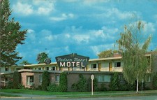 POSTCARD HUDSON MANOR MOTEL LONGVIEW WASHINGTON