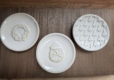 Mud Pie Mudpie 2024 Tidbit Appetizer Set of 3 Holiday Plates Santa Trees Wreath