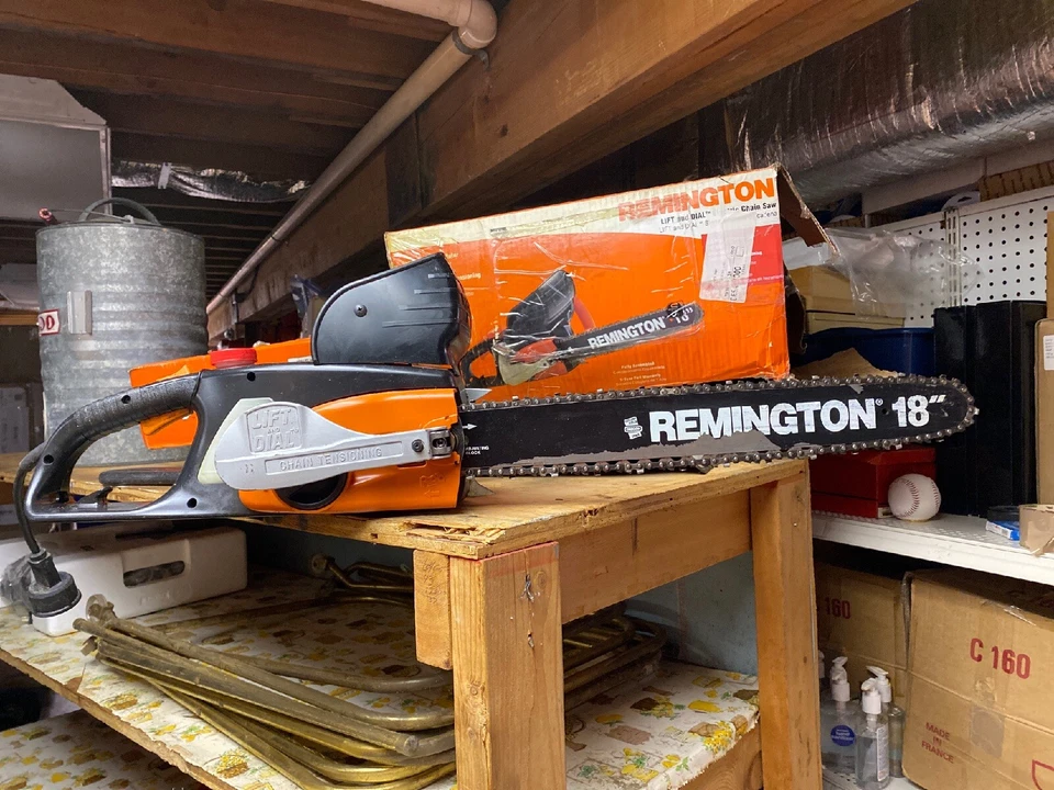 18" Electric ChainSaw by Remington 4.0 HP New But Non Running Needs Repair - Image 2 of 4