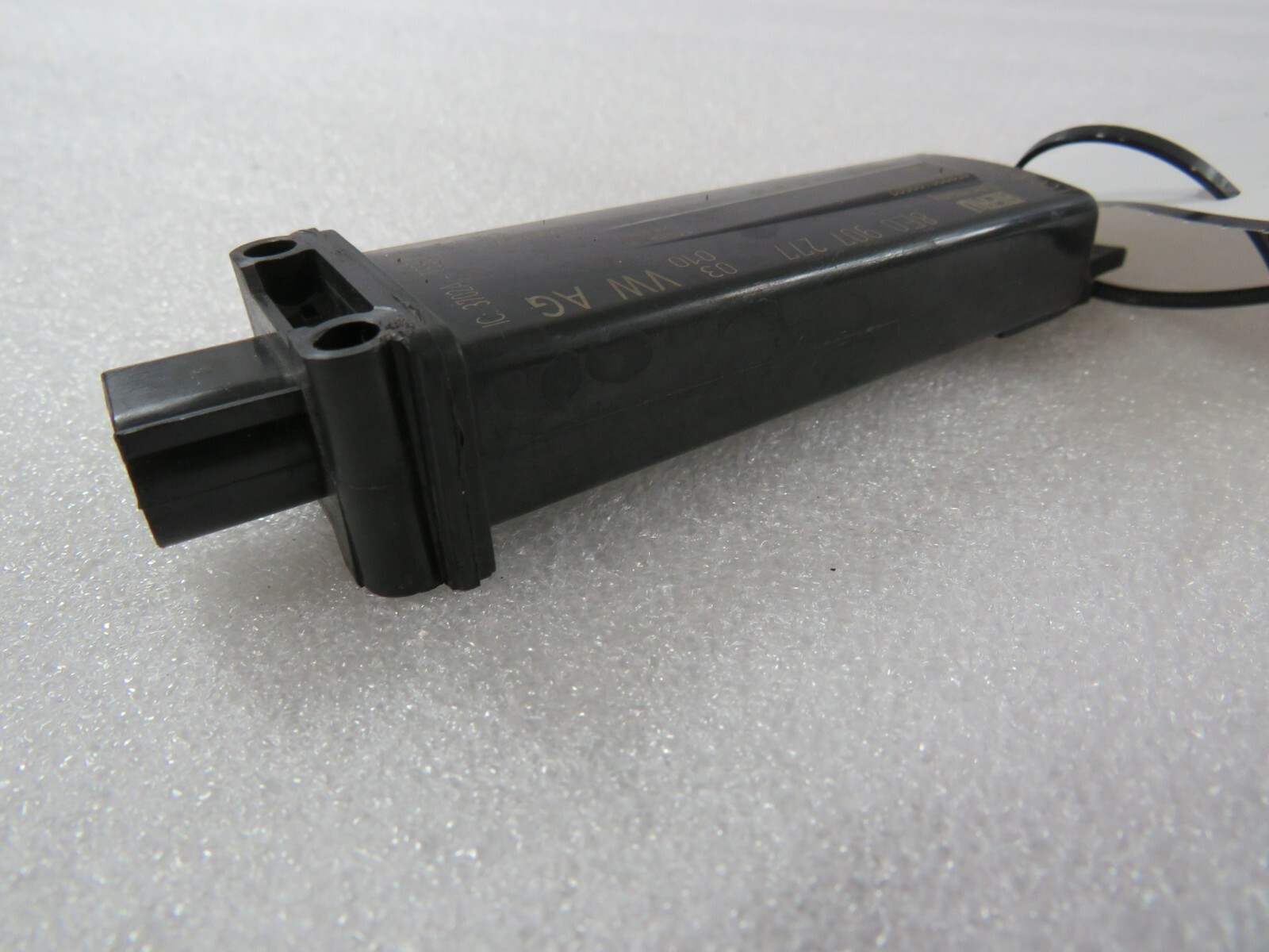Lamborghini Aventador, Tire Pressure Sensor / TPMS Antenna, Used, P/N 8E0907277