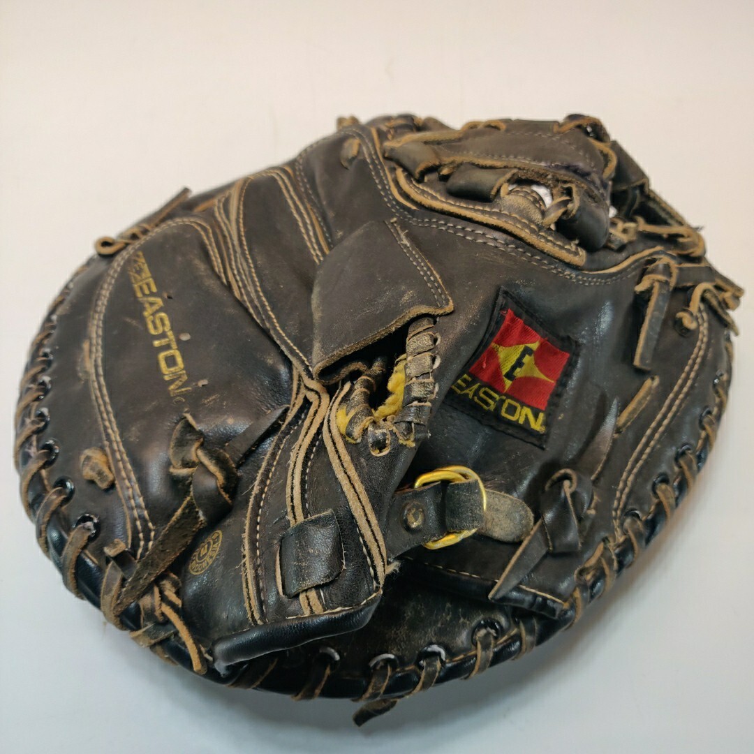 Easton Competitor Series EX210B Catchers Glove Right Hand Thrower