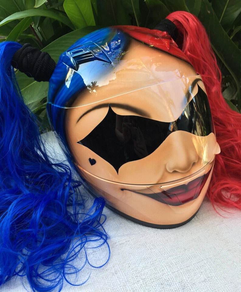 Casco de motocicleta personalizado Harley Quinn rojo azul colas de cerdo casco con aerógrafo Foto 2 de 4