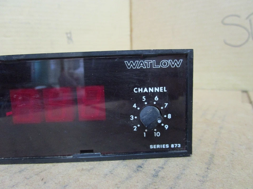 Watlow Temperature Indicator 8D45-0080-0603 8D4500800603 0º-999ºF Type J Used - Image 3 of 4