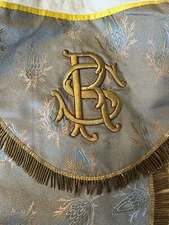 Banner & Altar Front Flowers & Gold Liturgical Priest Mass & Embroidery