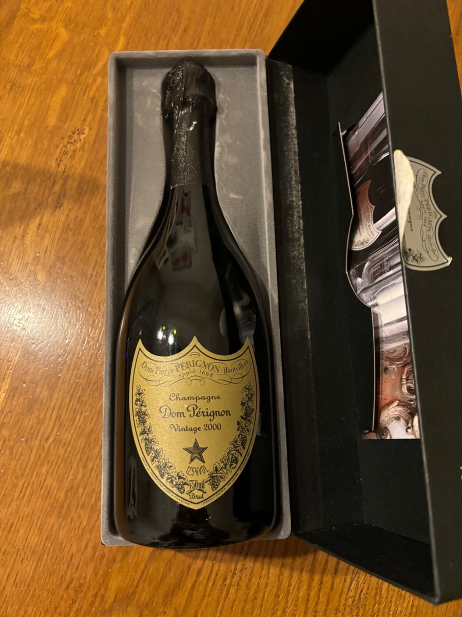Champagne Dom Perignon vintage 2000 dans son coffret de luxe en