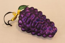Vintage Purple Grape Cluster Hand Blown Glass Christmas Tree Ornament
