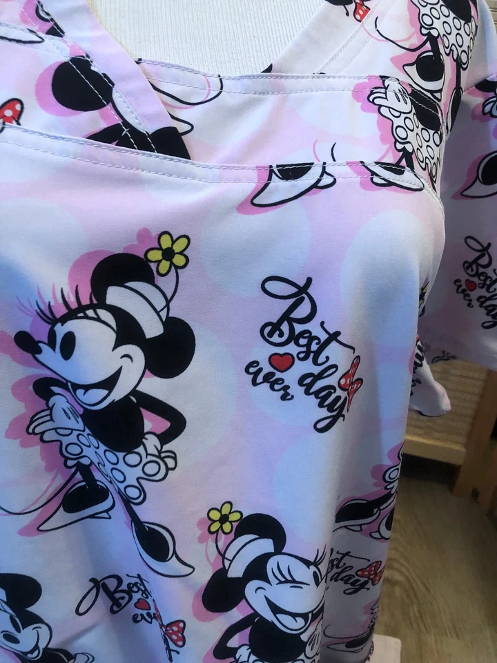 Blusa Médica Exfoliante Dibujos Animados Disney Minnie Mouse "El Mejor Día de la Historia" XL (H183) Rosa Foto 2 de 4