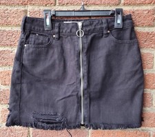 PacSun Los Angeles Women  s Distressed Black Denim Mini Skirt Size 25 Front Zip