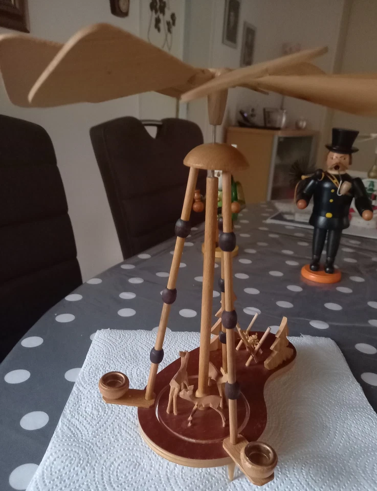 Kleine Pyramide ( alt - DDR ) 26 cm - Erzgeb. Volkunst - Bild 3 von 3