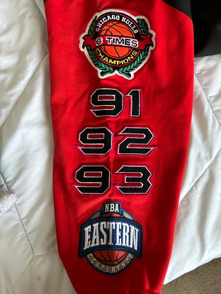 Chaqueta De Colección Chicago Bulls Jeff Hamilton L Repetición 3 Turba Roja Negra Hombres 1998 Foto 3 de 4