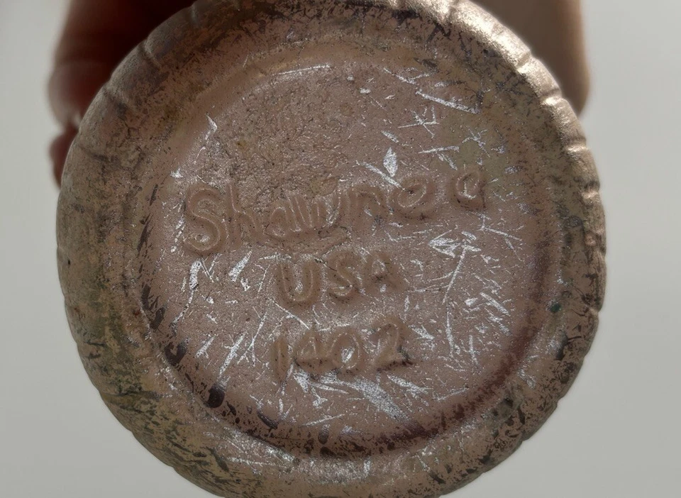 VTG SHAWNEE Vase USA Pottery Bud Vase  MCM PINK Swirled Ribbed SILVER Speckled - Image 3 of 4