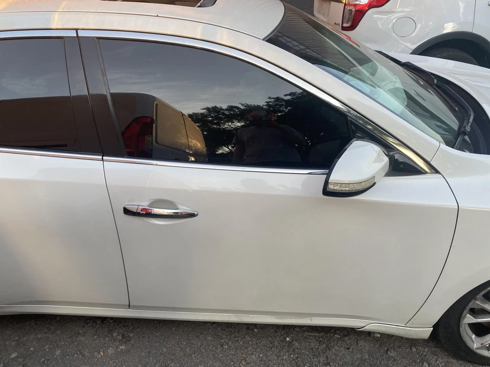 Used Front Right Door Assembly Front fits: 2013 Nissan Maxima Front Right Grade Foto 4 de 4