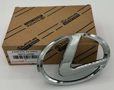 Lexus 2006-2015 Is250 Is350 Front Emblem Wo Distance Sensor 90975-02080