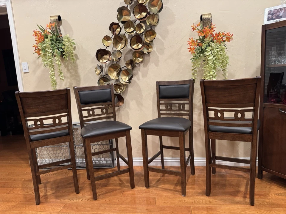 SILLAS DE COMEDOR MUST GO!, mostrador alto acabado nogal cuero poliuretano Foto 2 de 4