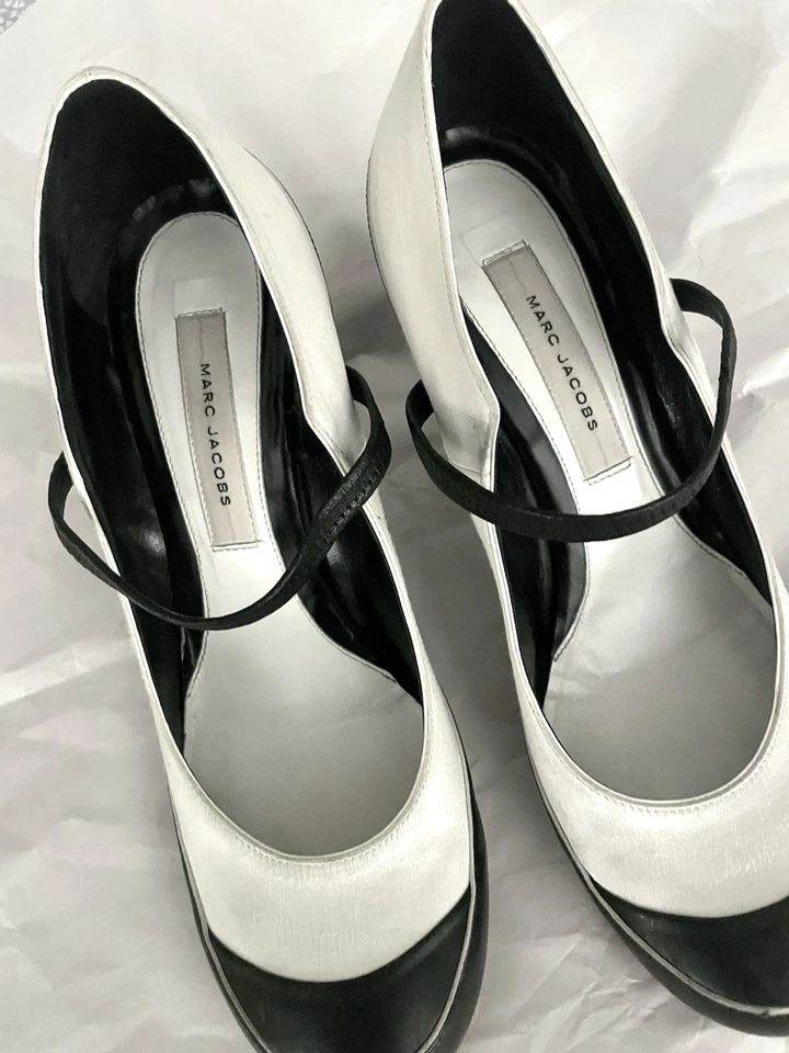 Vintage Marc Jacobs Black White Mary Jane Pumps Heels 2005 Y2K Silk Leather 8 US - Image 4 of 4