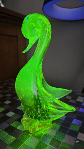 Murano Uranium Glass Duck Bullicante Gorgeous Vintage Condition 7.5 in tall