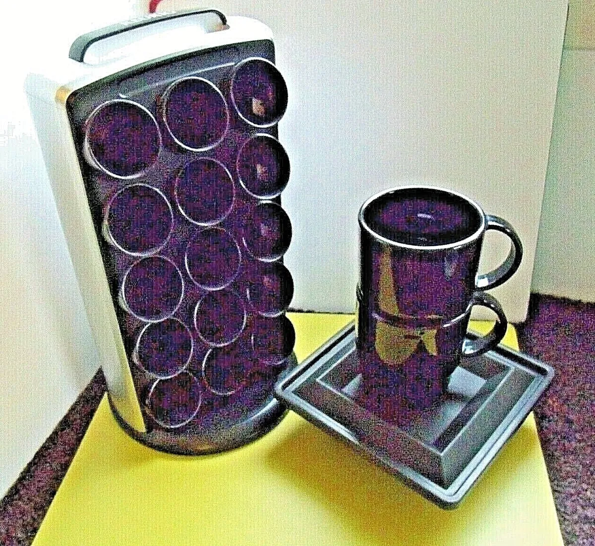 Keurig K-Cup Carousel Holder 30 K-Cups, 2 Tupperware Coffee Acrylic Mugs &  Dish