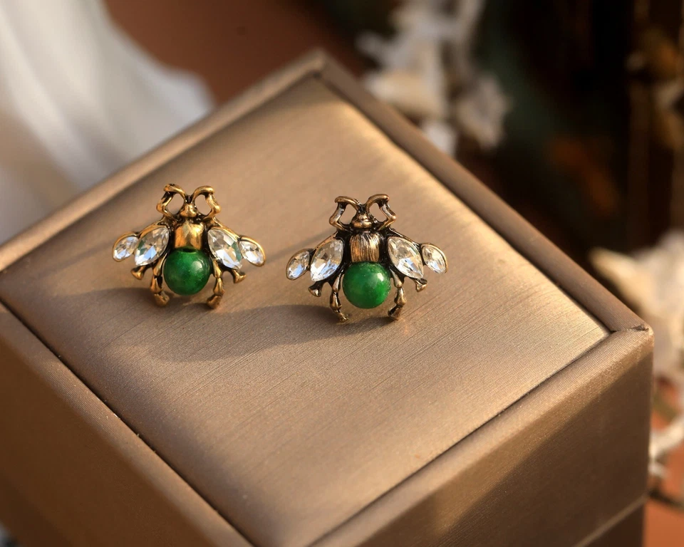 Boucles d'oreilles clip on Doré Petit Insect Abeille Perle Jade Vert QD4 - Photo 1/4