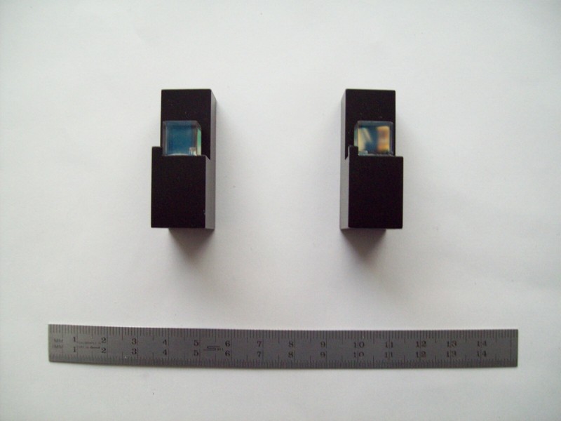 Polarizing beam splitter cube set (2 pcs), 670 nm, 10 mm, by Reynard Corp., USA 