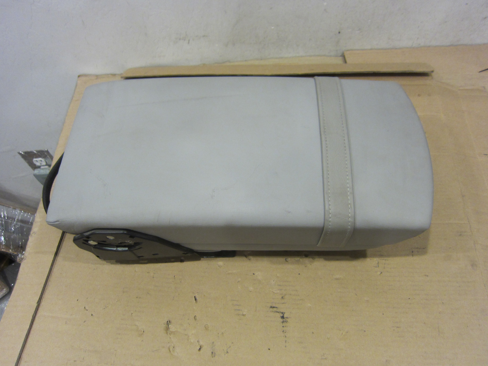 Maserati Quattroporte-  Rear Seat Center Console / Arm Rest  (USED) 981422100