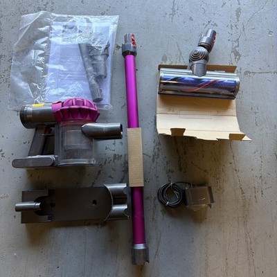 Dyson V7 Motorhead Cordless Handheld Vacuum Cleaner- Battery & Charger -USED