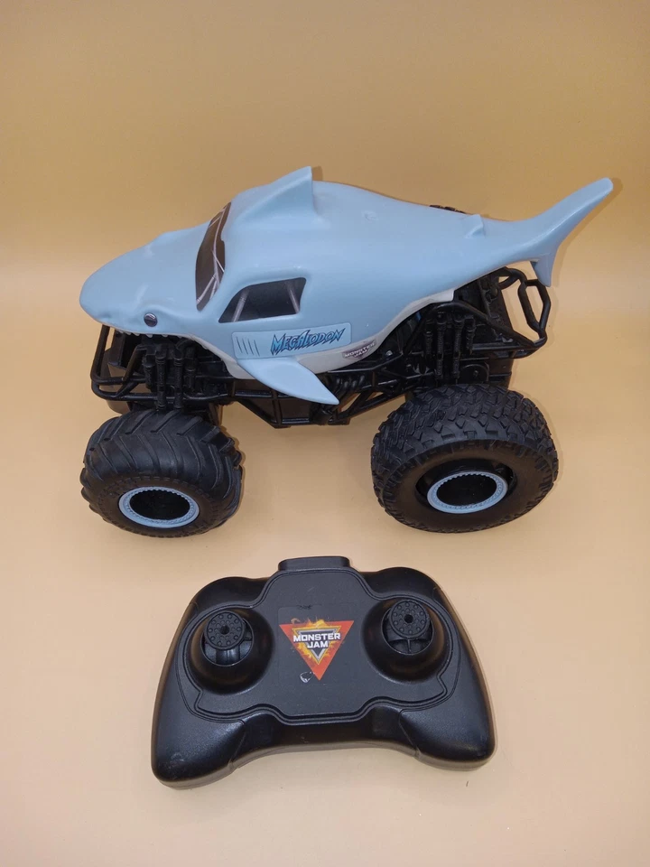 MONSTER JAM 🦈 MEGALODON 🦈 Remote Control Truck 8" *Backs Missing Works* - Image 2 of 4