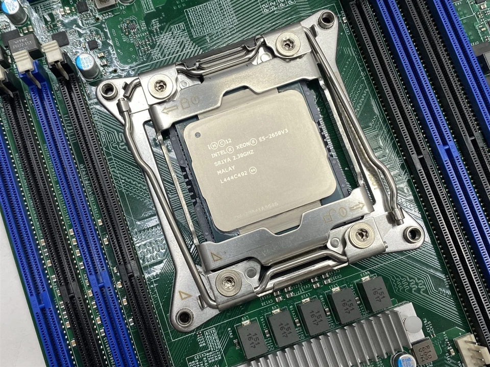 Placa madre Supermicro X10DAI LGA2011 con CPU 2*E5-2650 V3 2,30 GHz, disipador térmico, E/S Foto 4 de 4