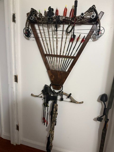 Archery compound, cross bow and arrow holder