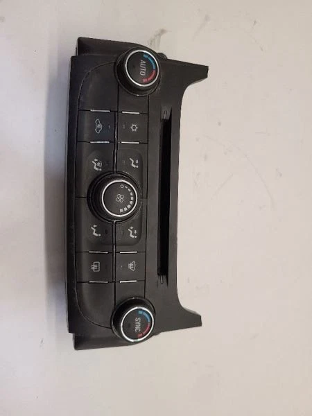 Painel de controle de temperatura Chevrolet Malibu 2014 2015 23465800 - Imagem 2 de 4