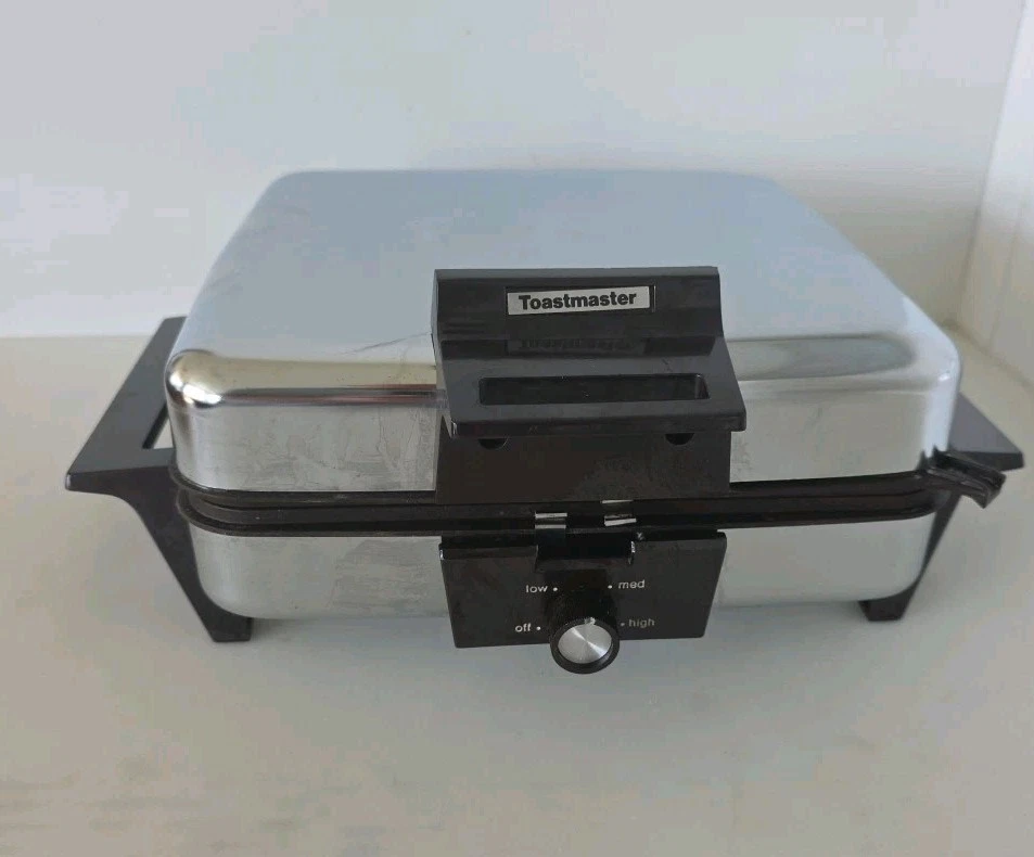 Toastmaster Waffle Maker Grill w/Reversible Plates Chrome 269A Vintage TESTED