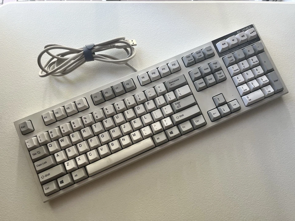 TOPRE REALFORCE R2SA-US4-IV AGBZP8 KEYBOARD WHITE IVORY ENGLISH 108 KEY LAYOUT - Image 2 of 4