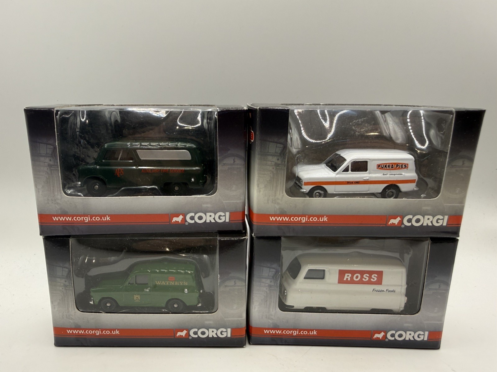 Corgi Trackside vans / cars Joblot X4 1:76 OO Gauge Diecast Model Cars