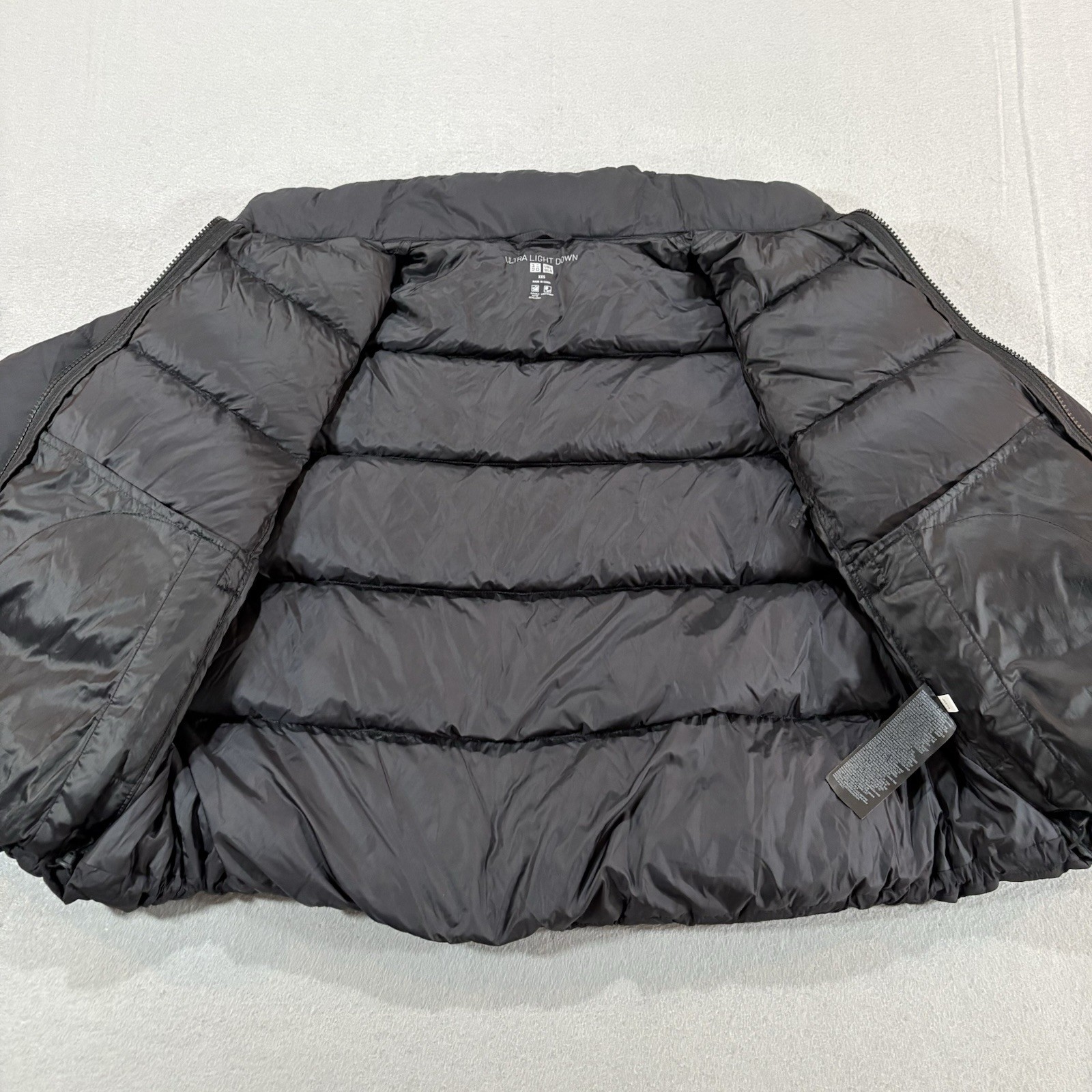 Uniqlo Women's Ultra Light Down Puffer Jacket XXS Black Full Zip Crop image 3