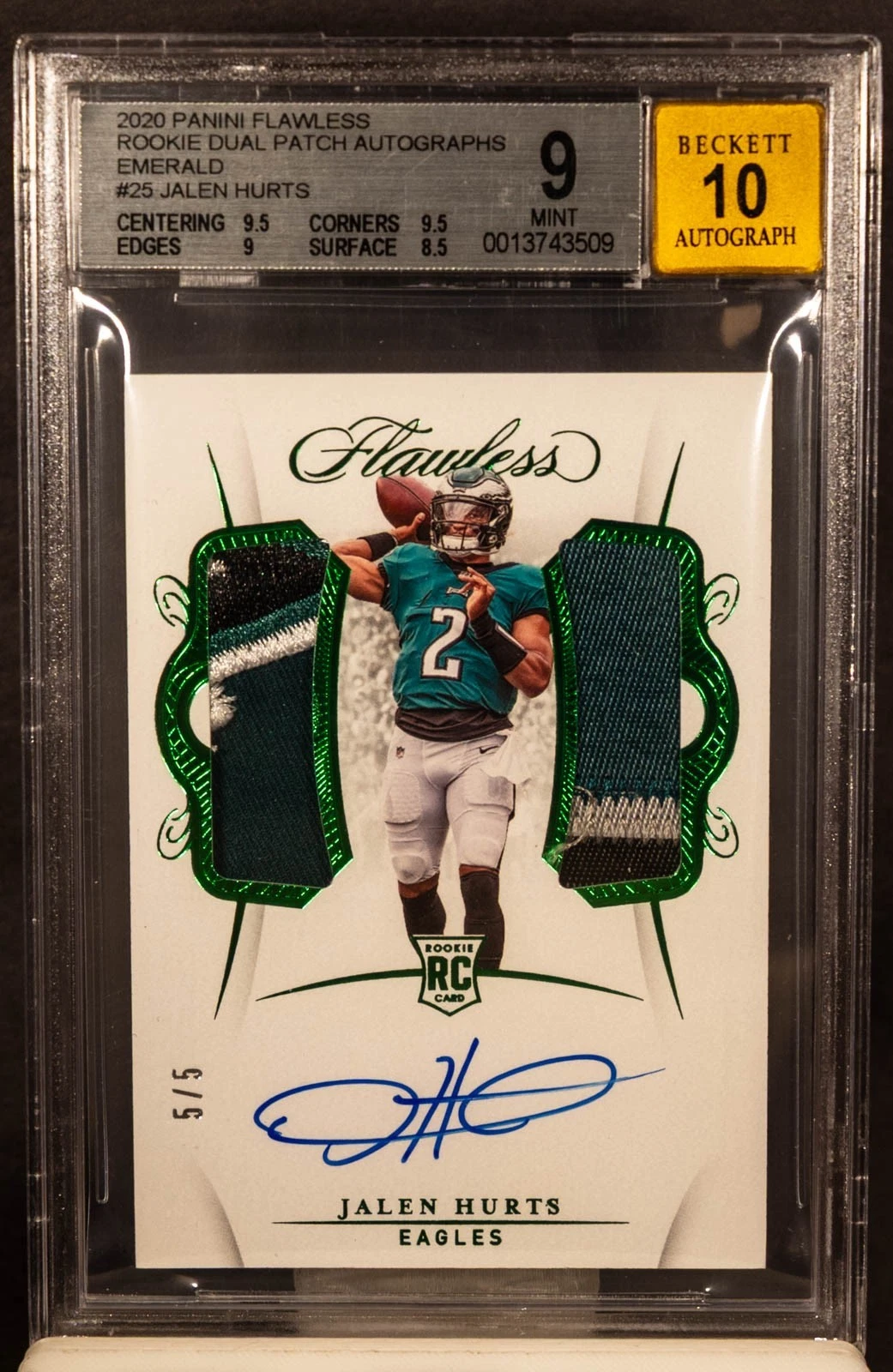 Jalen Hurts Panini Flawless Rookie Dual Patch Autographs #RDPAHU Emerald