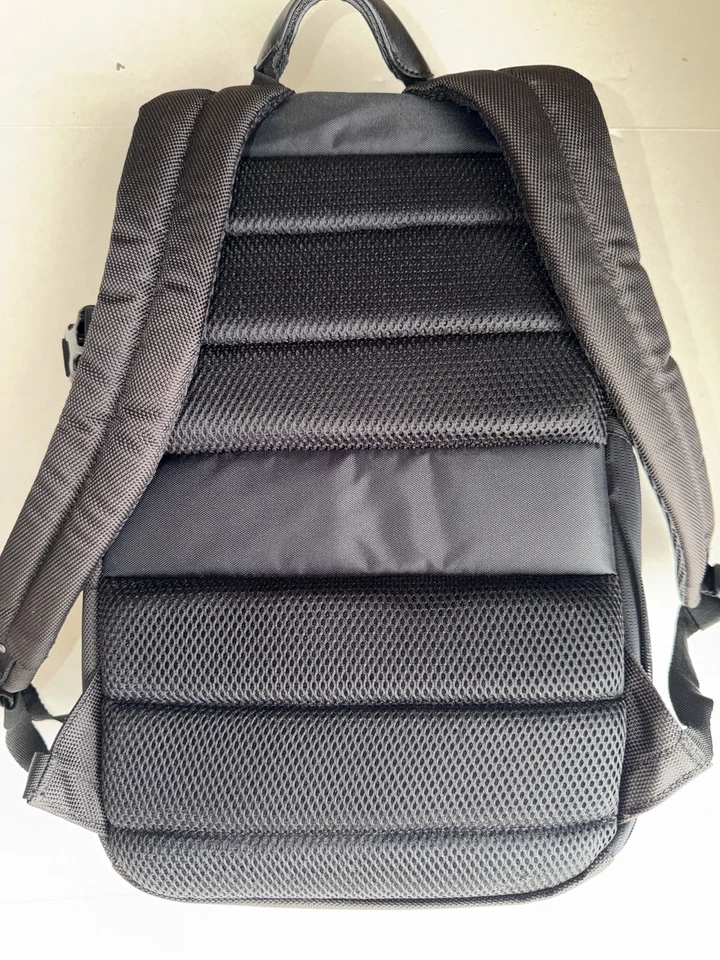 Case Logic Camera / Drone  & Laptop Sling Backpack with lots of  Dividers - Image 4 of 4