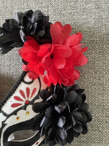 NWT! Day of the Dead Mask Dia De Los Muertos Red Black Flowers Mardi Gras Mask - Picture 4 of 6